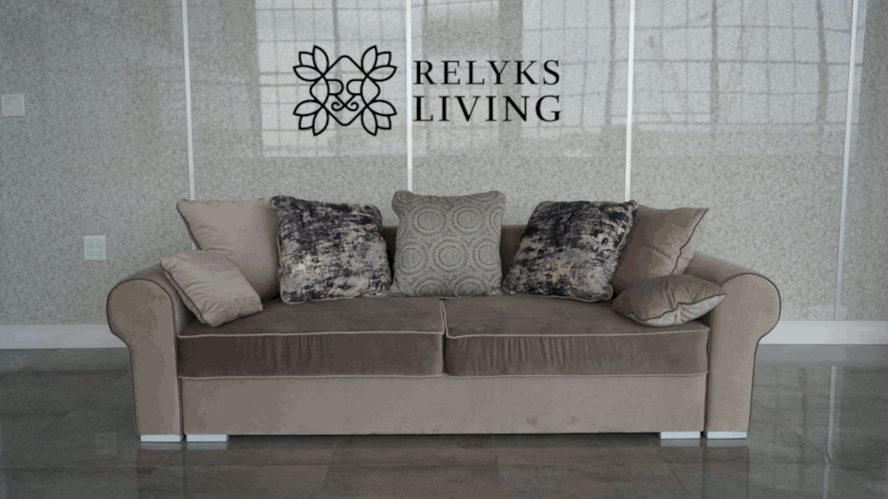 Luiza Custom Comfort: The Loose Pillow Back Sofa With Storage